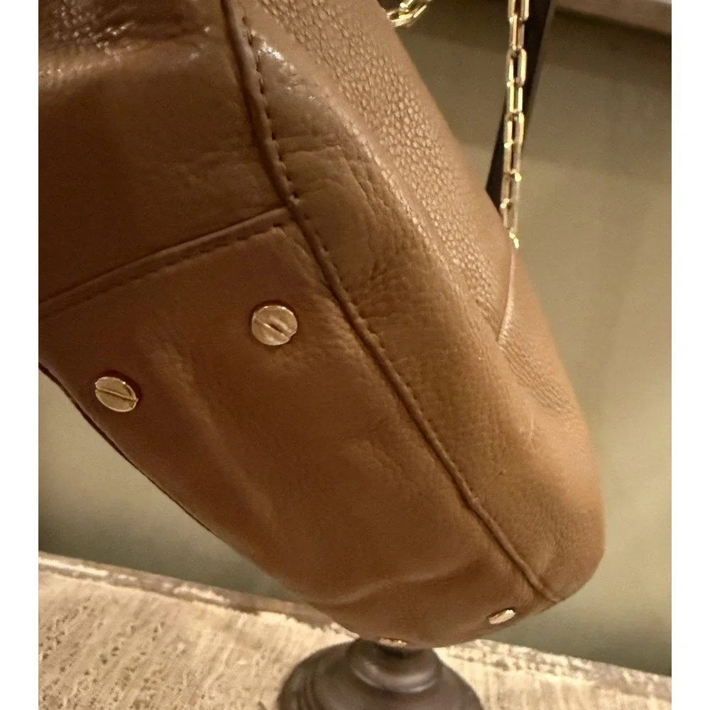 TORY BURCH Amanda British Tan Leather Crossbody Bag with Detachable Chain Strap - Picture 14 of 16